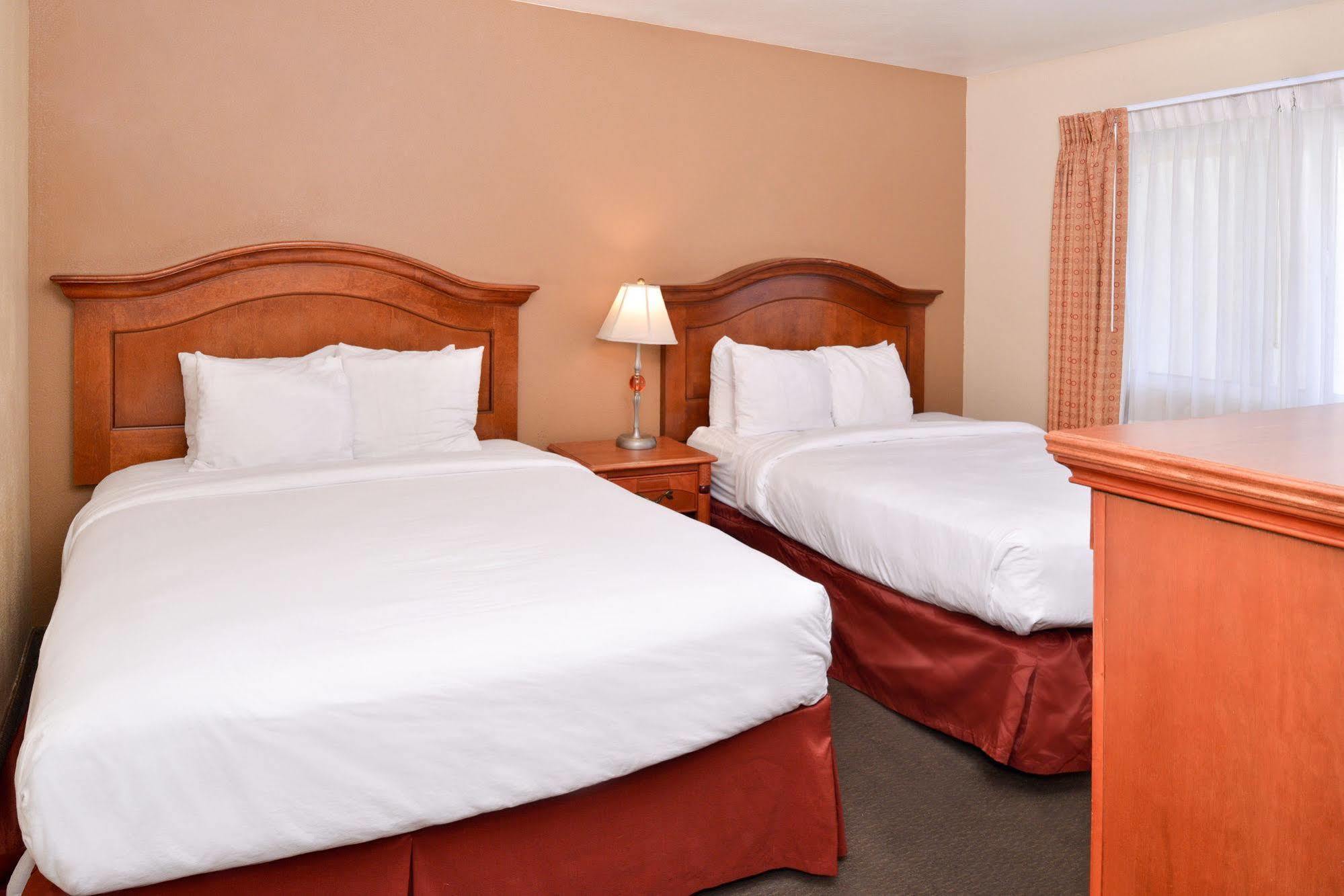 Red Lion Inn & Suites Cathedral City Palm Springs Exterior foto