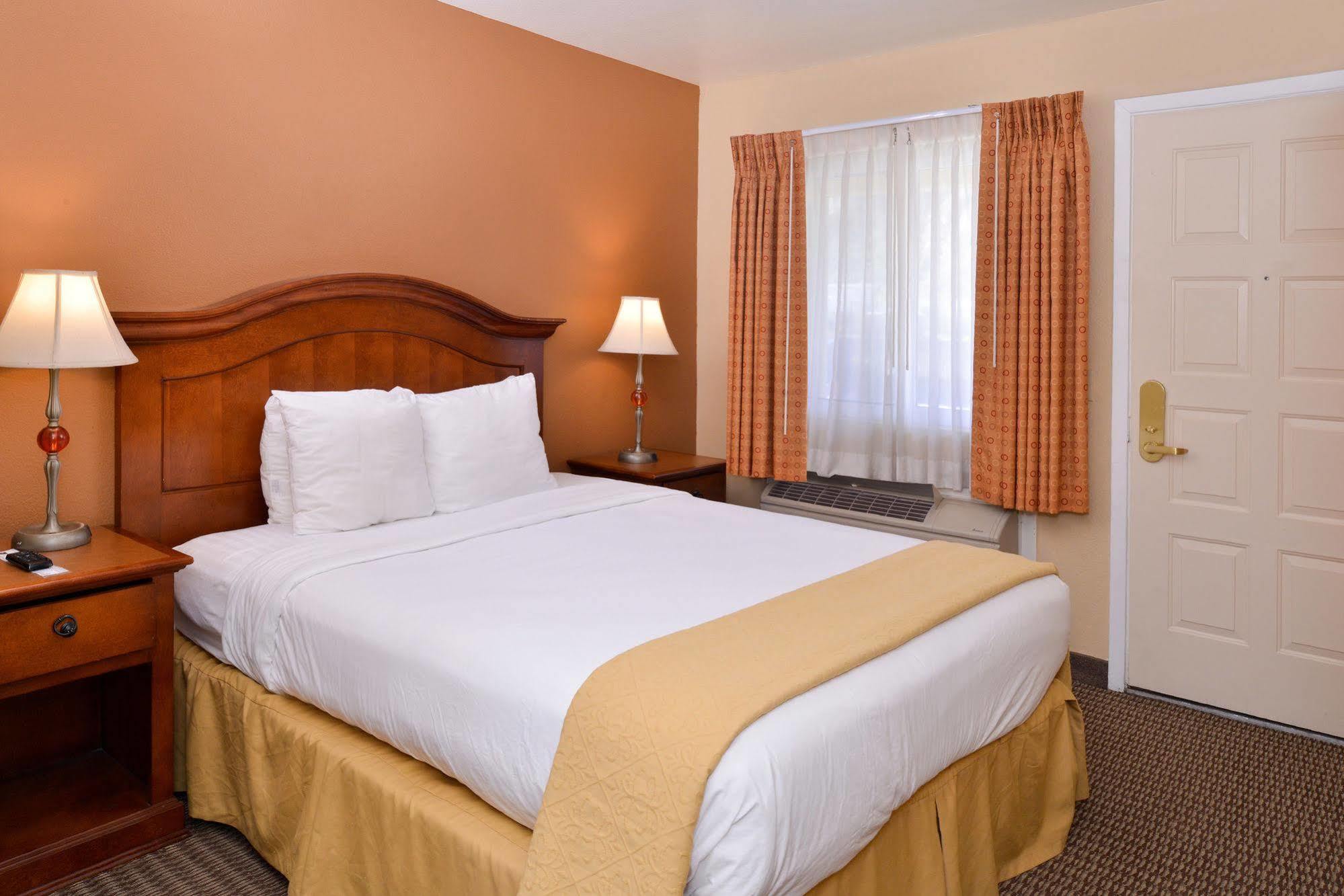 Red Lion Inn & Suites Cathedral City Palm Springs Exterior foto